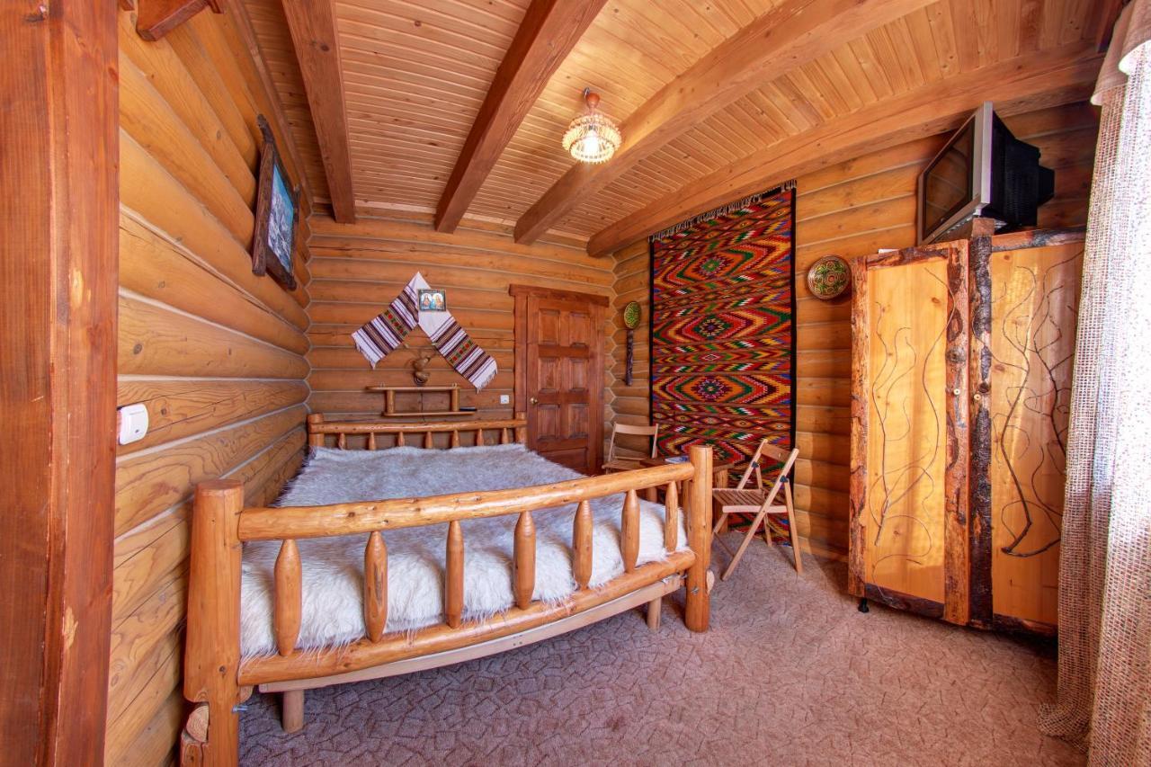 Hotel Gutsulia Bukovel Habitación foto